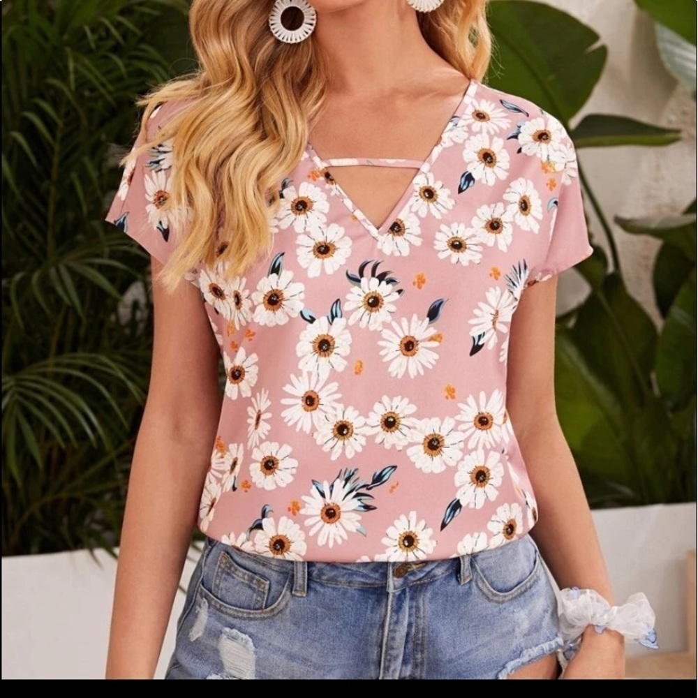 keyhole floral print  top